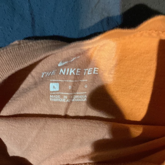 Nike t shirt - Picture 2 of 3